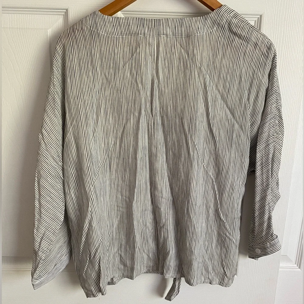 Artisan NY Striped Black White Button-Down Tie Knot Women's Lightweight Top L - Picture 3 of 7